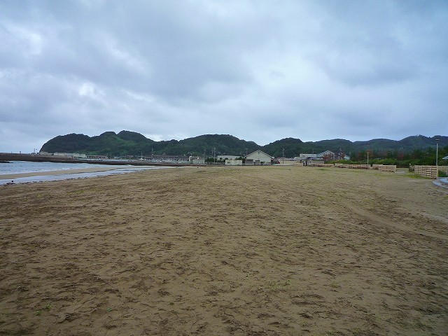 古浦海岸・漂着ごみ回収作業後の海岸の様子