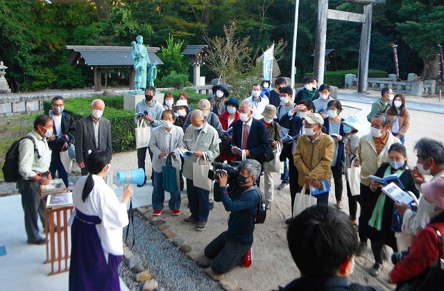 第二部「松江城山の生きものたち」フィールドワークの様子